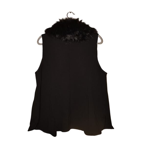 CHICO'S $129 Black Ponte Knit Open Vest Faux Fur Collar Chico's 2 / US‎ Large - Picture 2 of 3